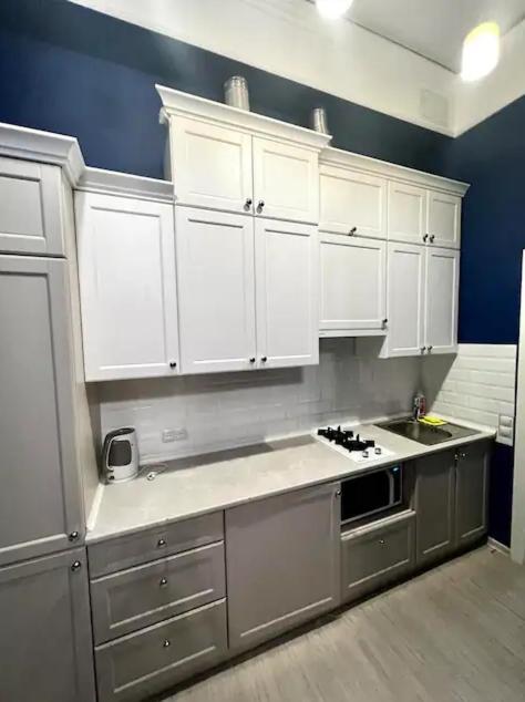 Royal Apartment On Slovatskogo 8 Lviv Ngoại thất bức ảnh
